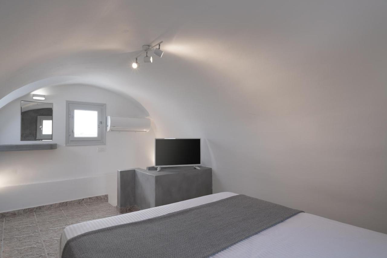 White Lily Suites & Lofts - Adults Only 16 Plus เปริโวลอส ภายนอก รูปภาพ