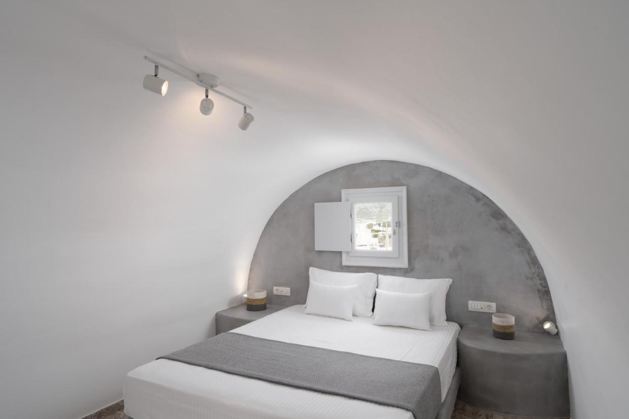White Lily Suites & Lofts - Adults Only 16 Plus เปริโวลอส ภายนอก รูปภาพ