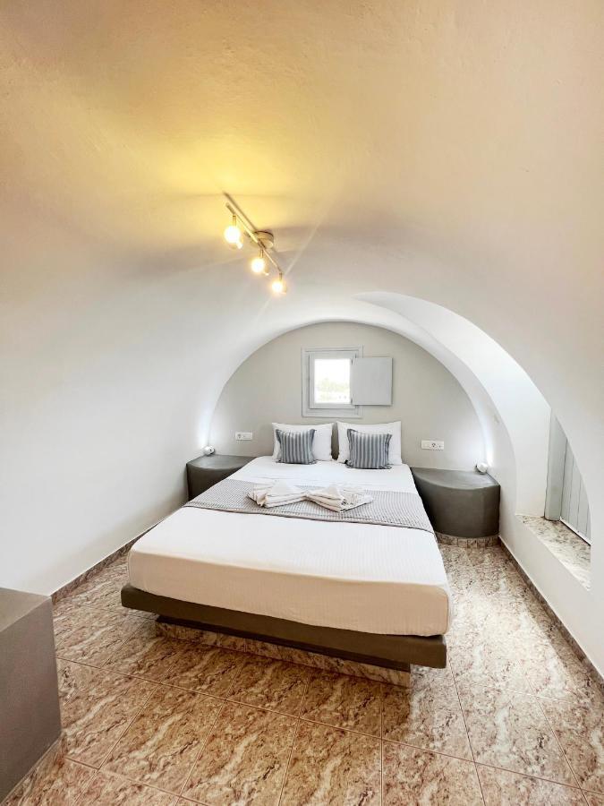 White Lily Suites & Lofts - Adults Only 16 Plus เปริโวลอส ภายนอก รูปภาพ
