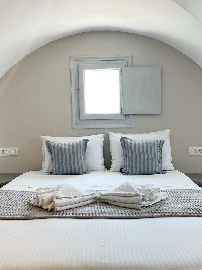 White Lily Suites & Lofts - Adults Only 16 Plus เปริโวลอส ภายนอก รูปภาพ