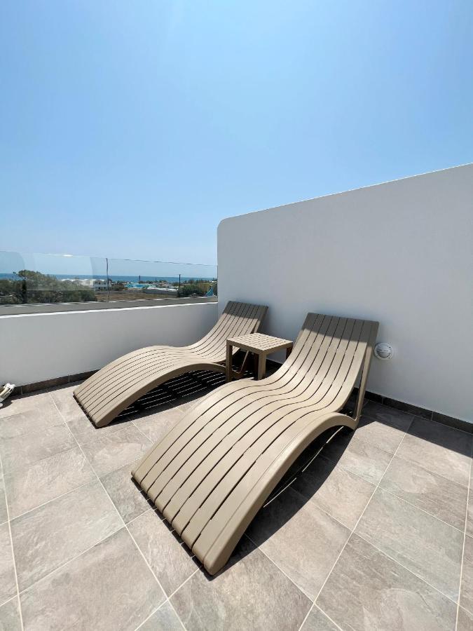 White Lily Suites & Lofts - Adults Only 16 Plus เปริโวลอส ภายนอก รูปภาพ