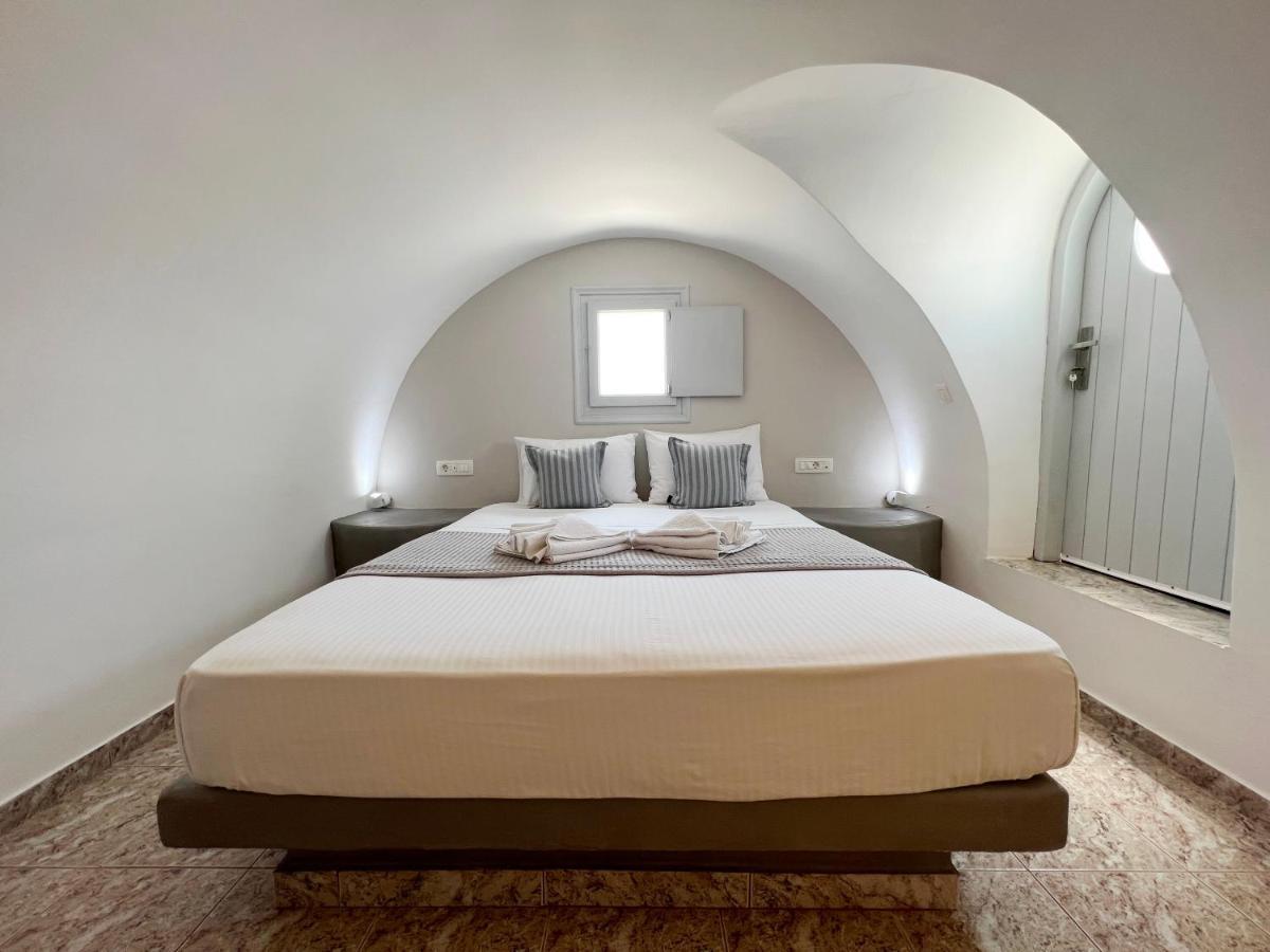 White Lily Suites & Lofts - Adults Only 16 Plus เปริโวลอส ภายนอก รูปภาพ